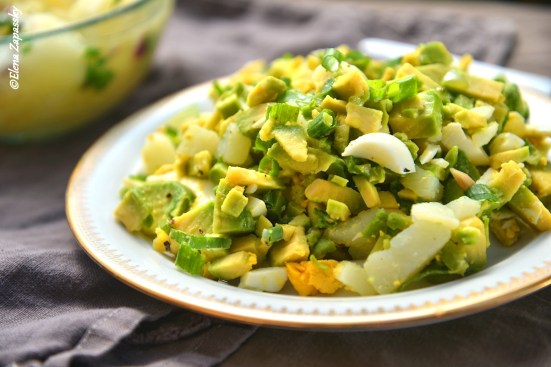 Простой салат из авокадо