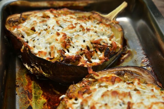 БАКЛАЖАНЫ ФАРШИРОВАННЫЕ ОВОЩАМИ И ГРУЗИНСКИМ СЫРОМ