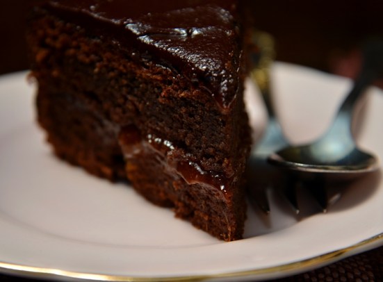 ШОКОЛАДНЫЙ ТОРТ С АБРИКОСОВЫМ ДЖЕМОМ РЕЦЕПТ 