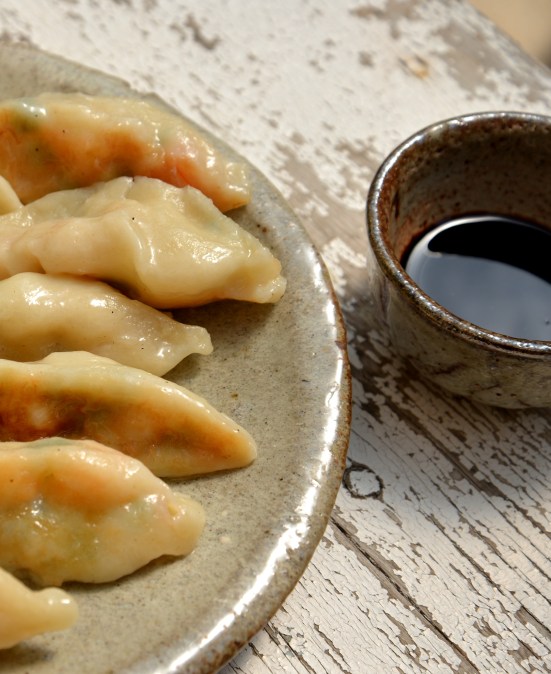 ЦЗЯОЦЗЫ (КИТАЙСКИЕ ПЕЛЬМЕНИ) ИЛИ ГИОЗА (ЯПОНСКИЕ ПЕЛЬМЕНИ) С КРЕВЕТКАМИ