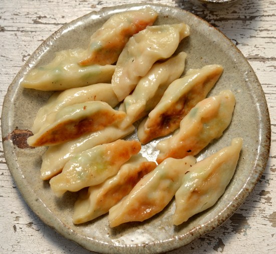 ЦЗЯОЦЗЫ (КИТАЙСКИЕ ПЕЛЬМЕНИ) ИЛИ ГИОЗА (ЯПОНСКИЕ ПЕЛЬМЕНИ) С КРЕВЕТКАМИ