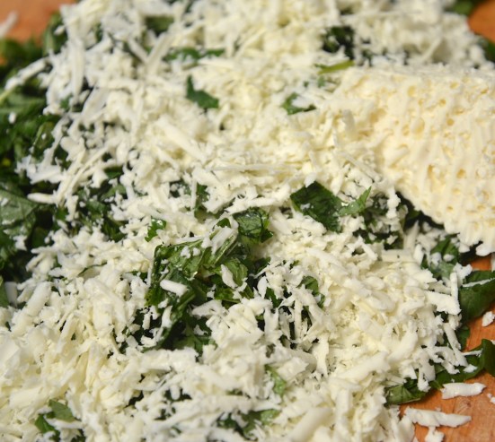 ШАМПИНЬОНЫ ФАРШИРОВАННЫЕ МОЛОХИЙЕЙ Mulukhiyah ملوخية И ГРУЗИНСКИМ СЫРОМ