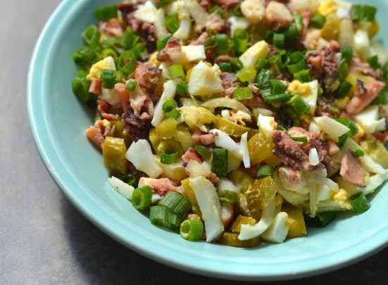 РУССКИЙ САЛАТ С ОСМИНОГАМИ