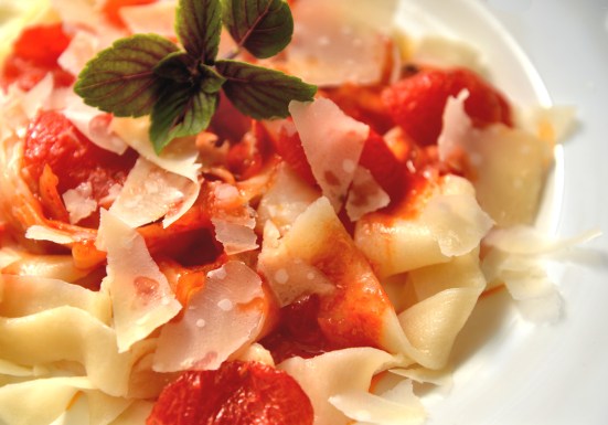 ДОМАШНЯЯ ПАСТА С ПОМИДОРАМИ ШЕРРИ