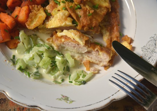 ЦЫПЛЕНОК ЖАРЕНЫЙ В ЯЙЦЕ