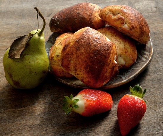 СДОБНЫЕ БУЛОЧКИ С ФИНИКАМИ