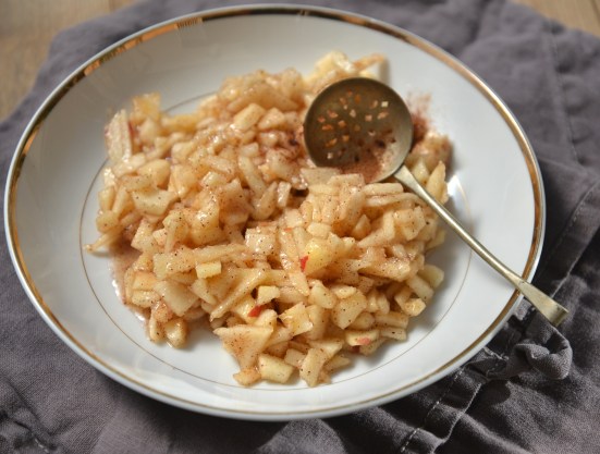 БУЛОЧКИ С ЯБЛОКАМИ И КОРИЦЕЙ