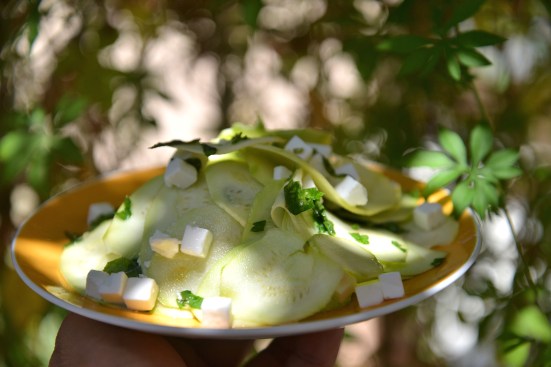 Салат из сырых кабачков или цуккини