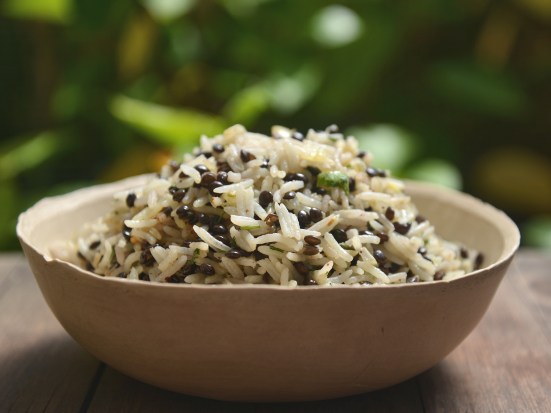 Маджадра из черной чечевицы