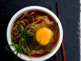 Тсукими соба Tsukimi soba 月見蕎麦 («moon-viewing soba»)