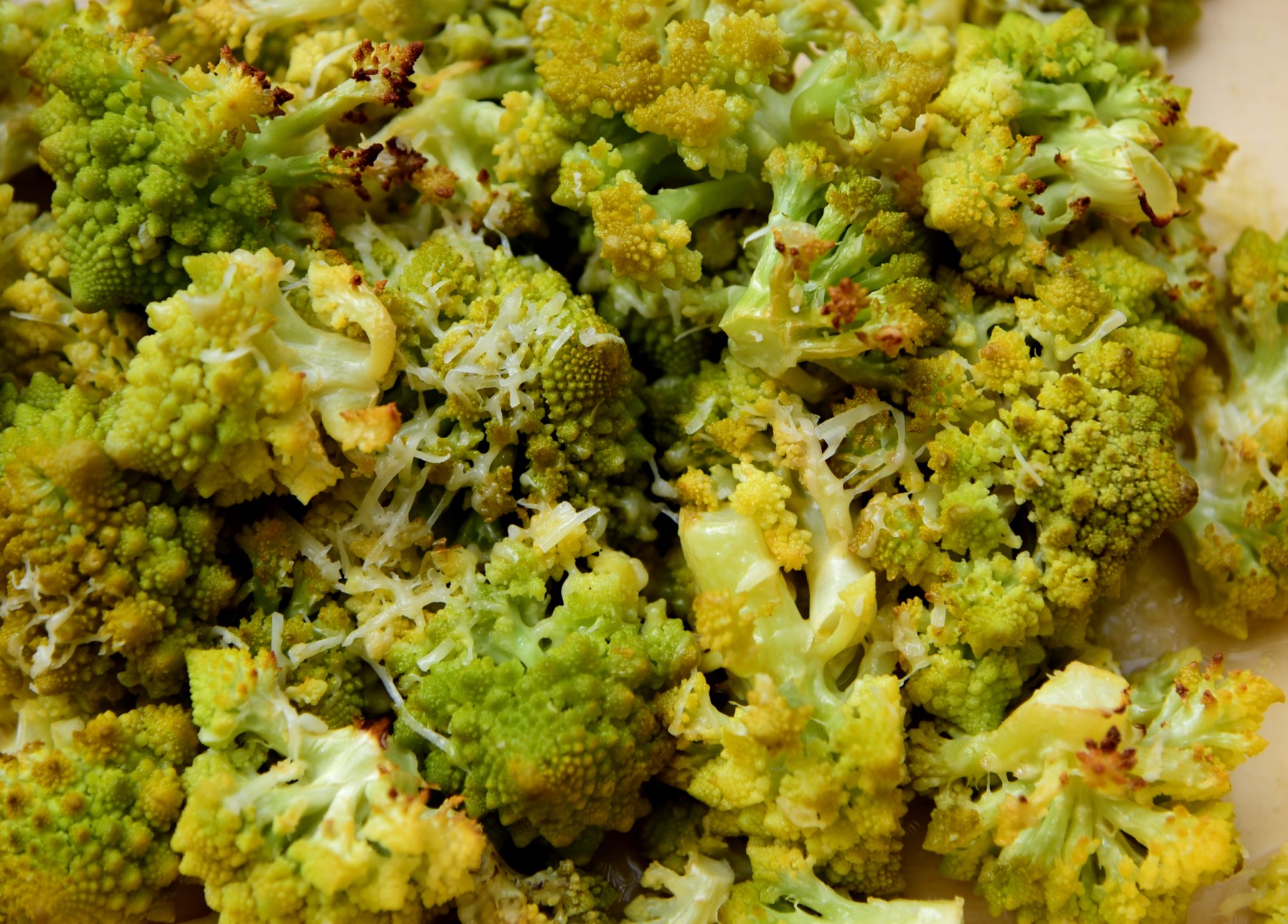 Капуста романеско запеченная с лимоном и чеснком