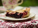 Пирог с плодами черной&nbsp;шелковицы